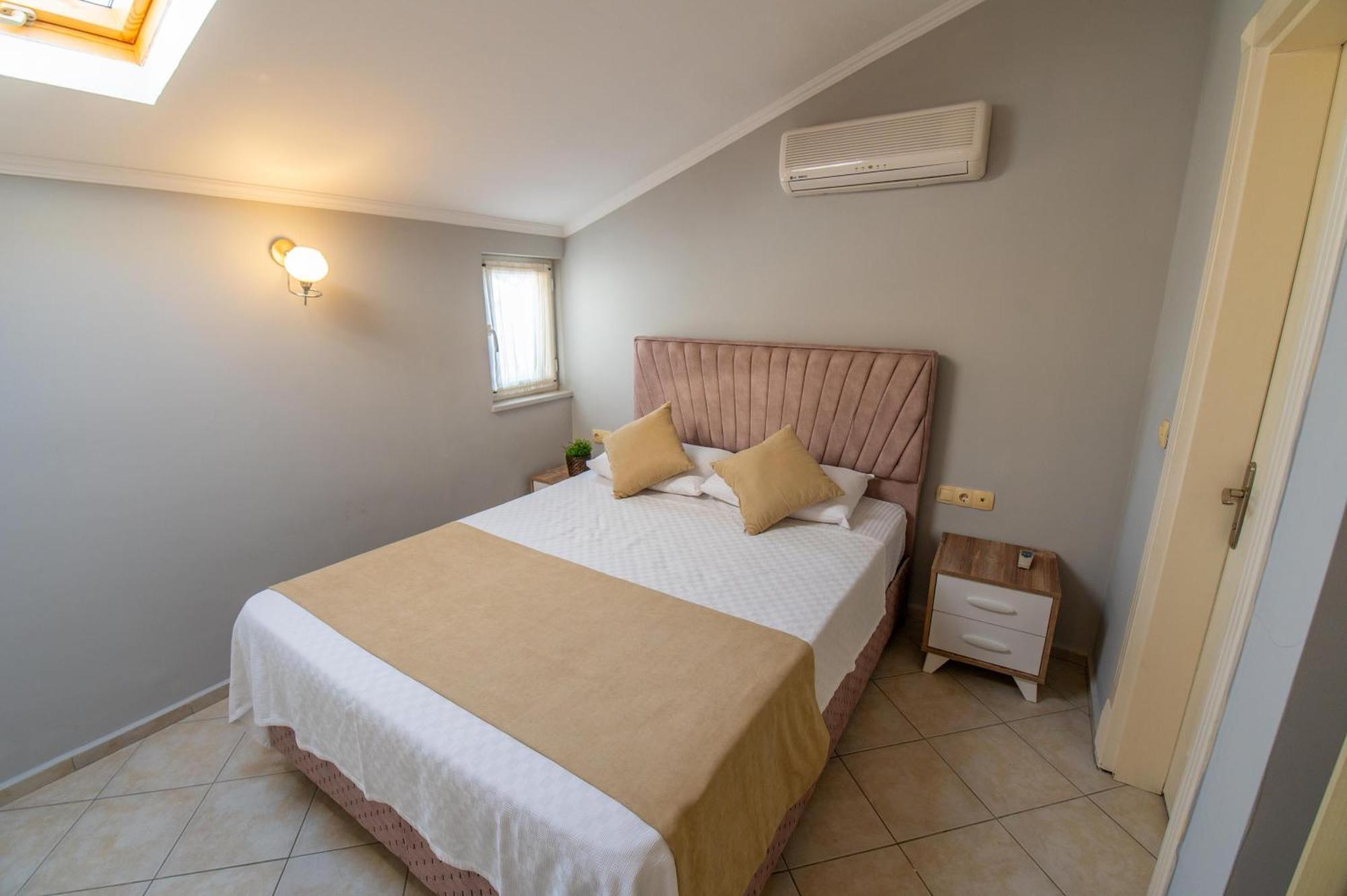 Sunset Beach Club Aqualettings Oyster 5 Fethiye Exterior photo